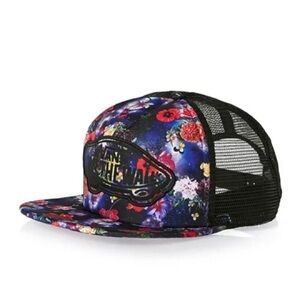 VANS Cap Women’s Black Floral Off The Wall Trucker Mesh Adjustable Snapback